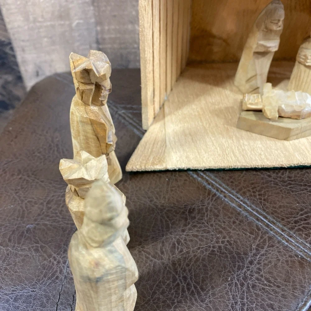 Vtg Hand Carved Wood Nativity Scene in Miniature Tabletop Christmas Manger Jesus